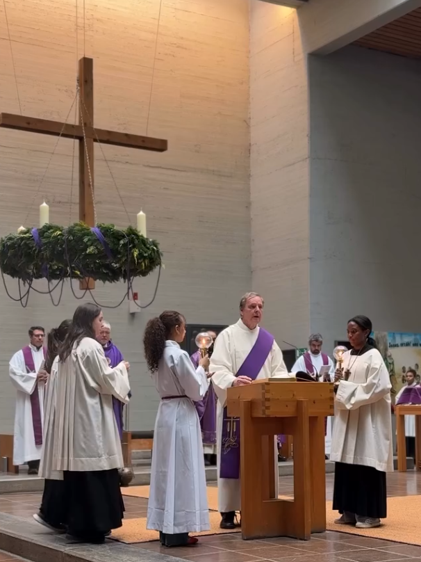 Primeira homilia na St. Martin.<br>Com a casa cheia, nosso coração também transbordou. 🙏✨