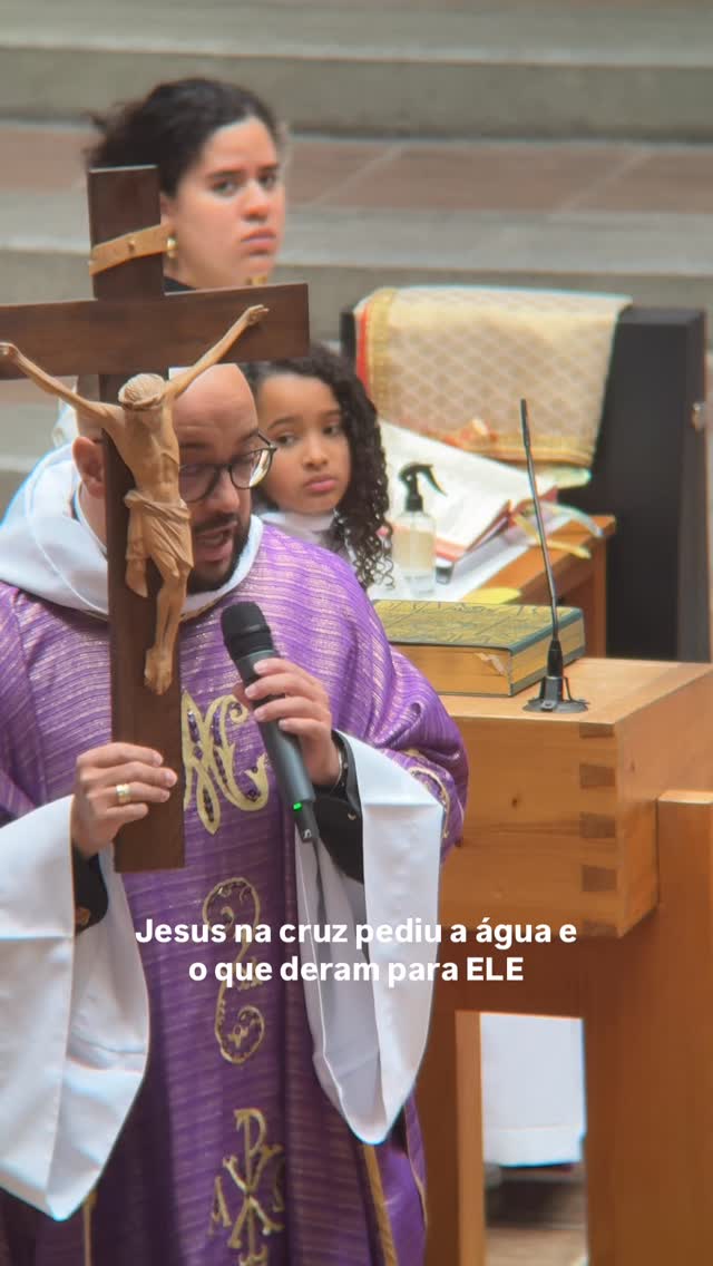 Na Cruz, ofereceram a Jesus vinagre…