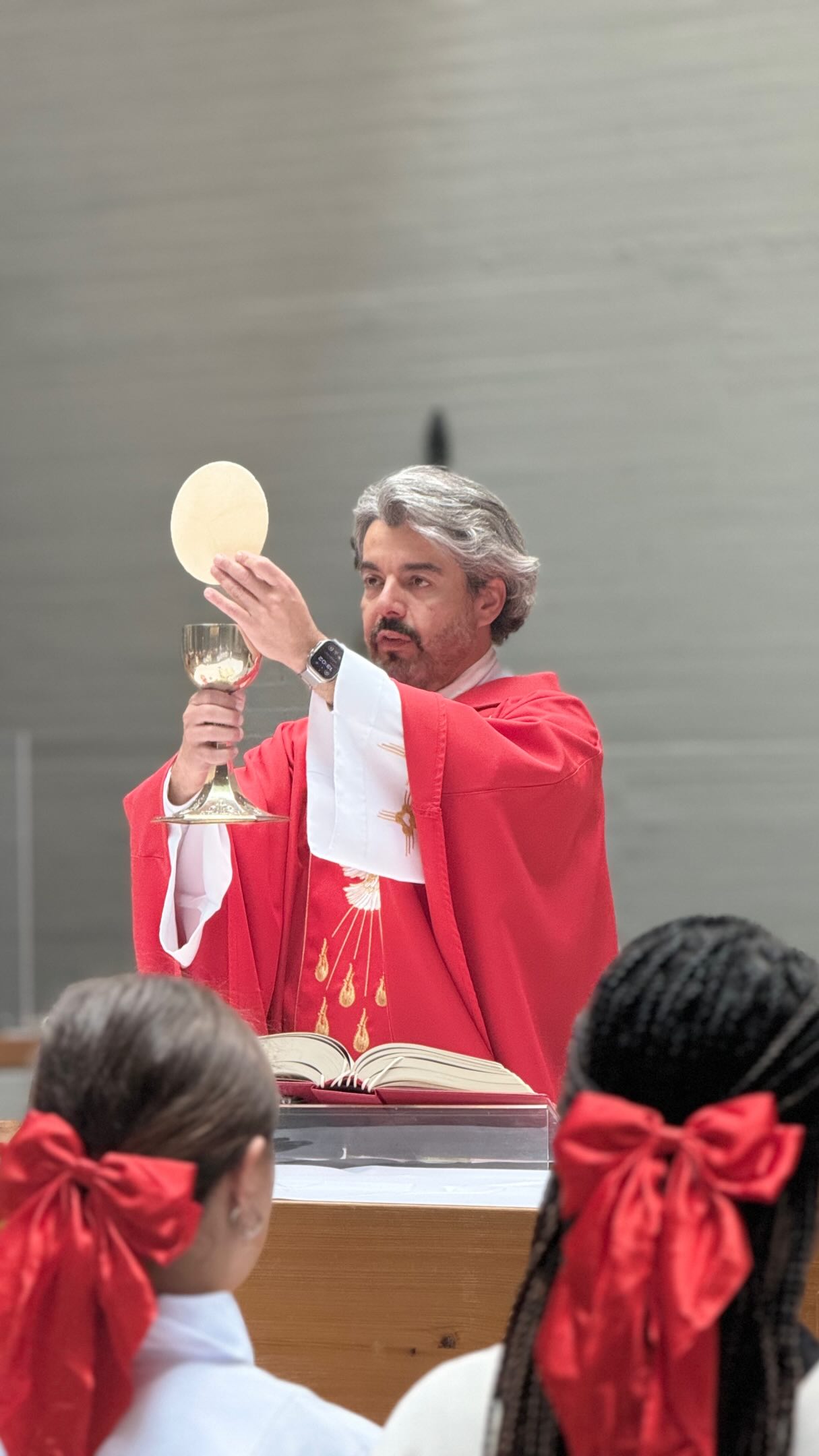 Quantos são os dons, frutos e carismas do Espírito Santo?