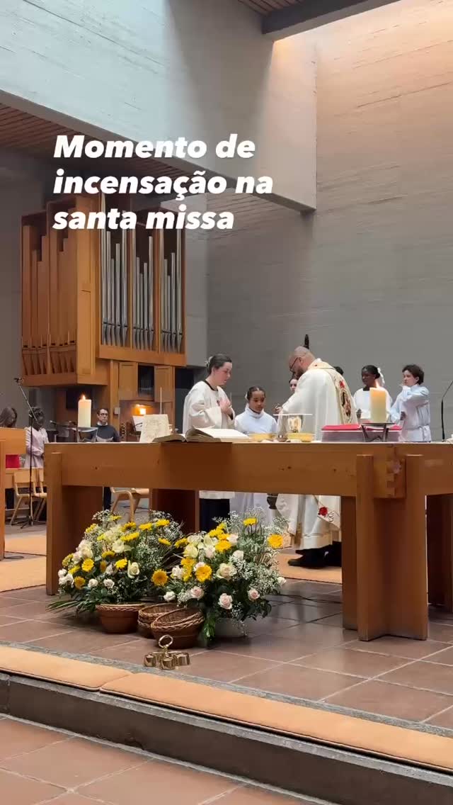 Você sabe o significado da incensação na missa?